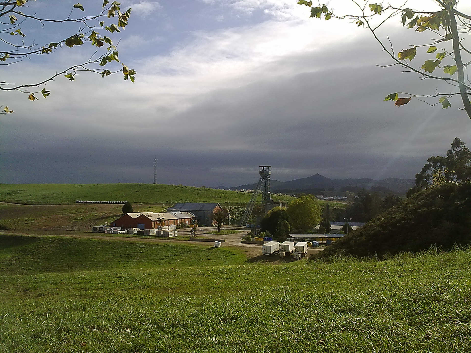 Mina de Reocín — Pozo Santa Amelia con castillete