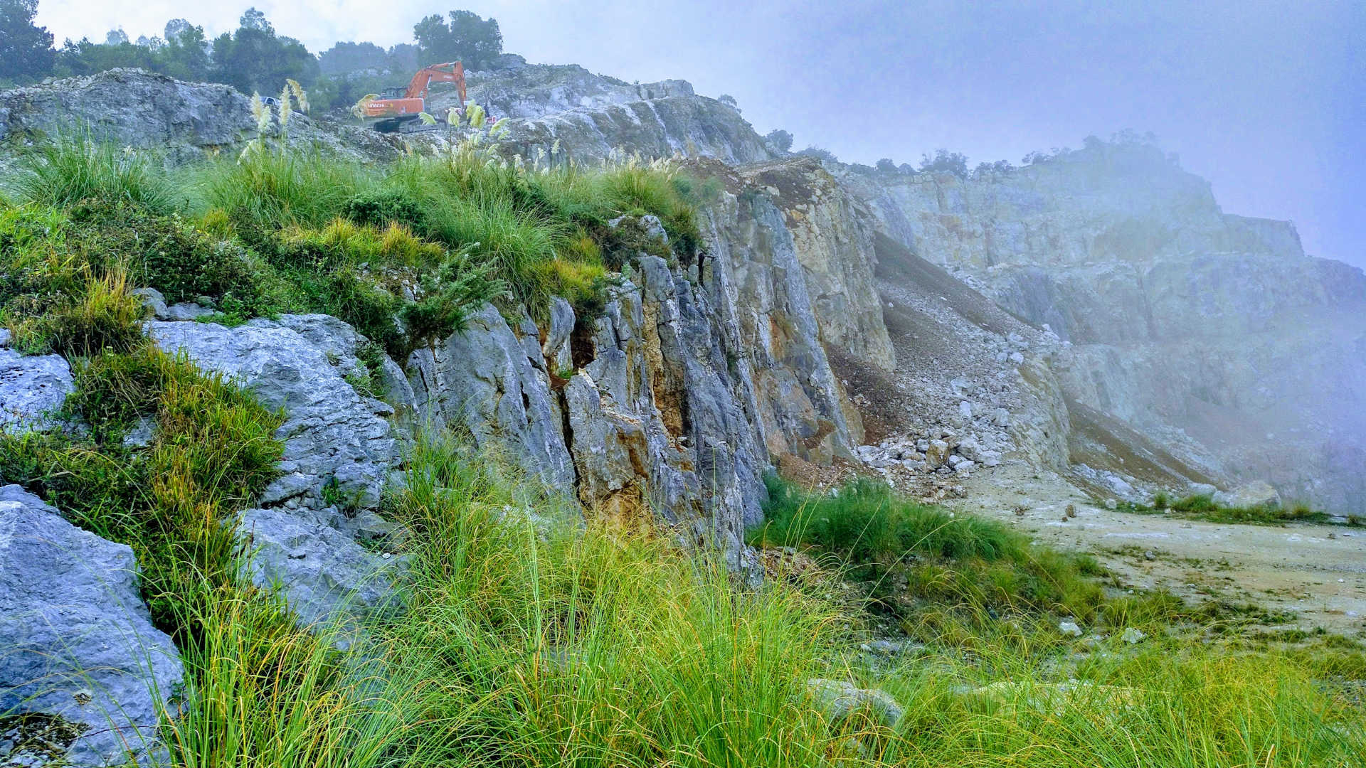 Voladura en cantera caliza